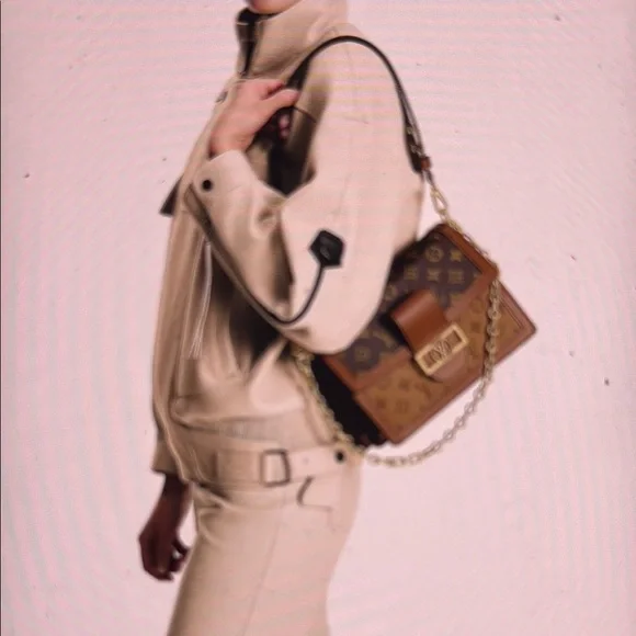 Louis Vuitton Monogram Crossbody Bag with Gold Chain - Picture 7 of 11